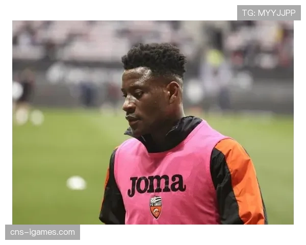 欧洲多队争抢洛里昂后卫夸西，转会费1000万欧元